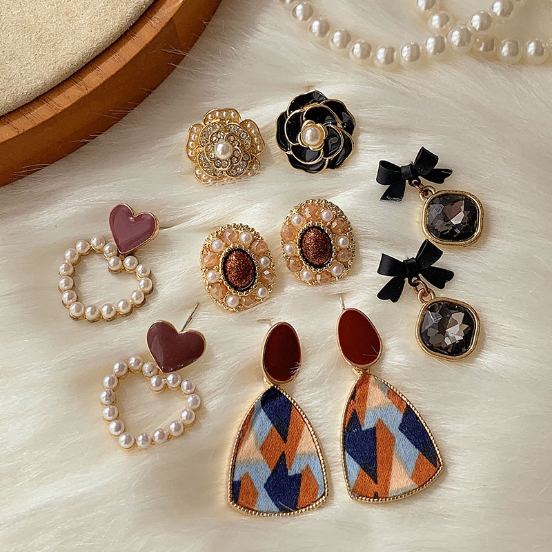 Khuyên Tai Đính Đá Ngọc Trai Nhân Tạo Phong Cách Thời Trang Hàn Quốc 2023