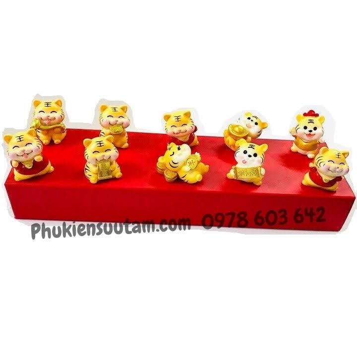 Tượng Nhựa Con Cọp Cute Dễ Thương (giao mẫu ngẫu nhiên); Trưng bày trên bàn sách, bàn làm việc, xe ôtô- SP005465