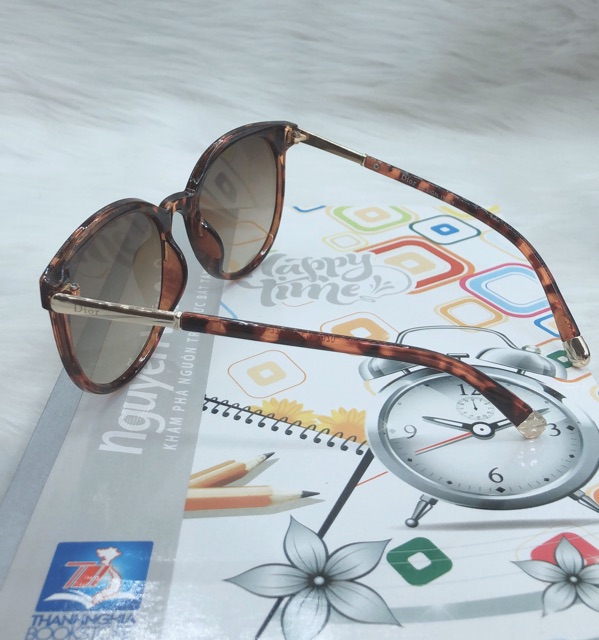 Mắt mèo béo sang chảnh D09 | BigBuy360 - bigbuy360.vn