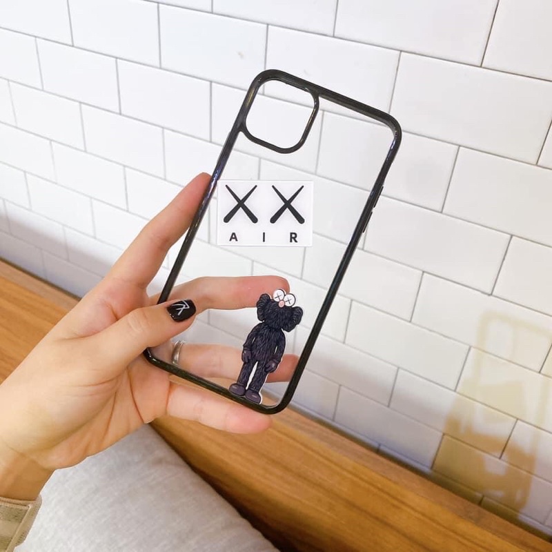 Ốp viền lung trong gấu kaws