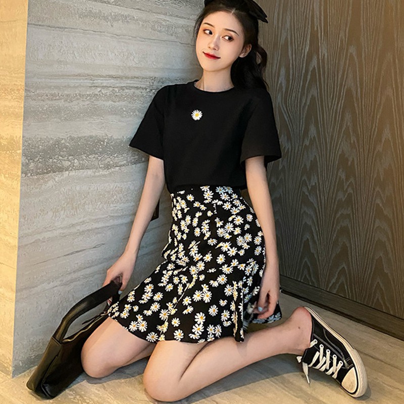 [Baywellfashion]Set Áo Thun Tay Ngắn In Hình Hoa Cúc + Chân Váy Ngắn Thời Trang Cho Nữ | BigBuy360 - bigbuy360.vn