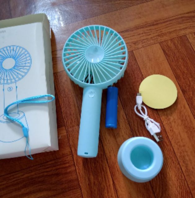Quạt mi ni,tích điện để bàn có đế  xạc điện bằng dây Usb | BigBuy360 - bigbuy360.vn