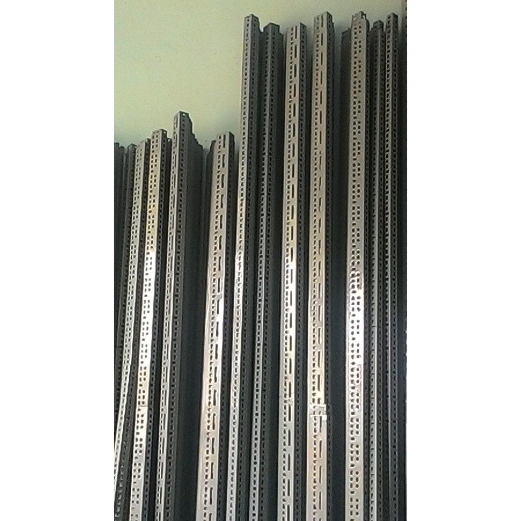 Thanh sắt V lỗ đa năng V3x5cm dài 30cm