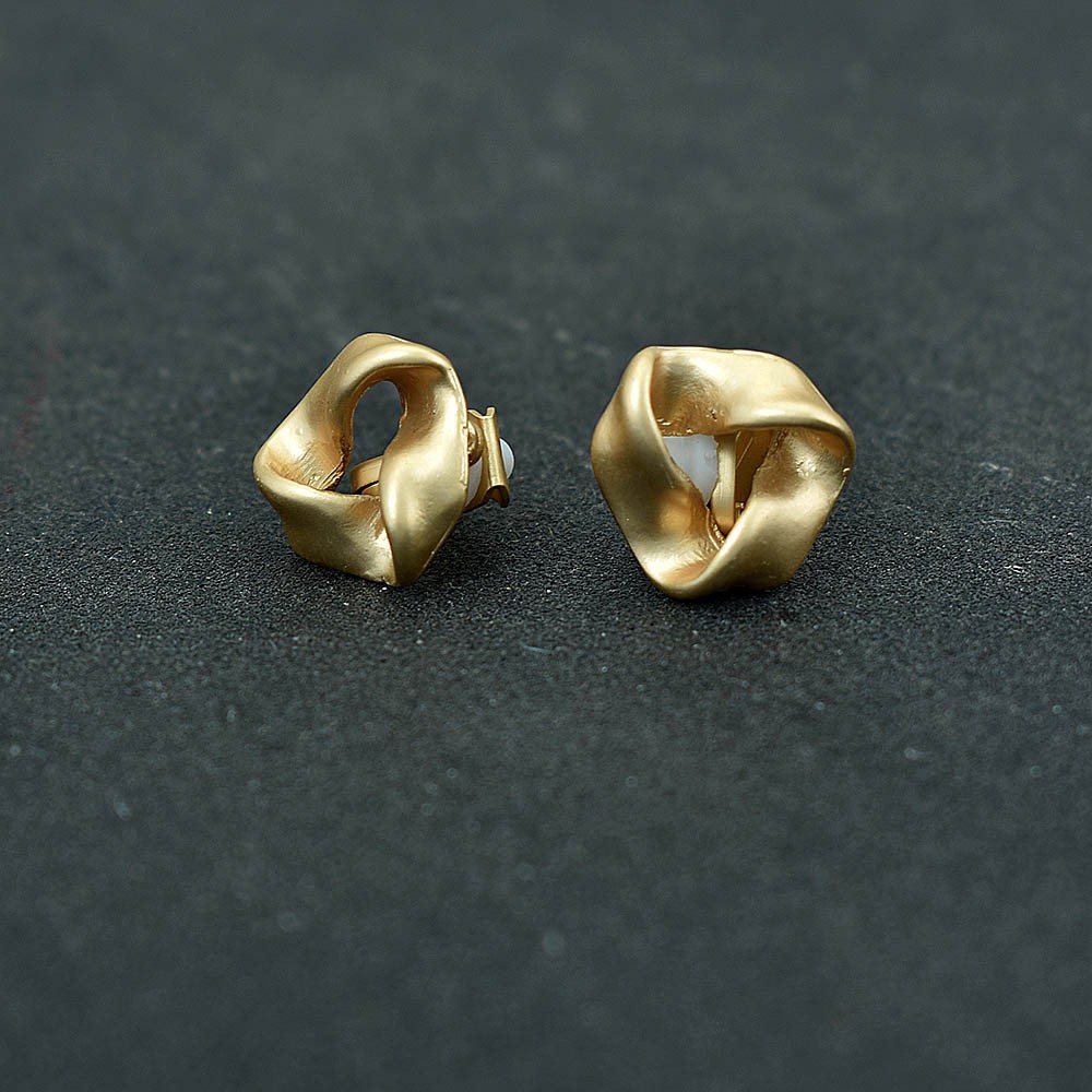 Khuyên kẹp vành tai bằng kim loại mạ vàng thời trang cho nữ