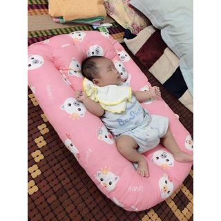 Đệm ôm cho bé có lớp lót để thay vỏ