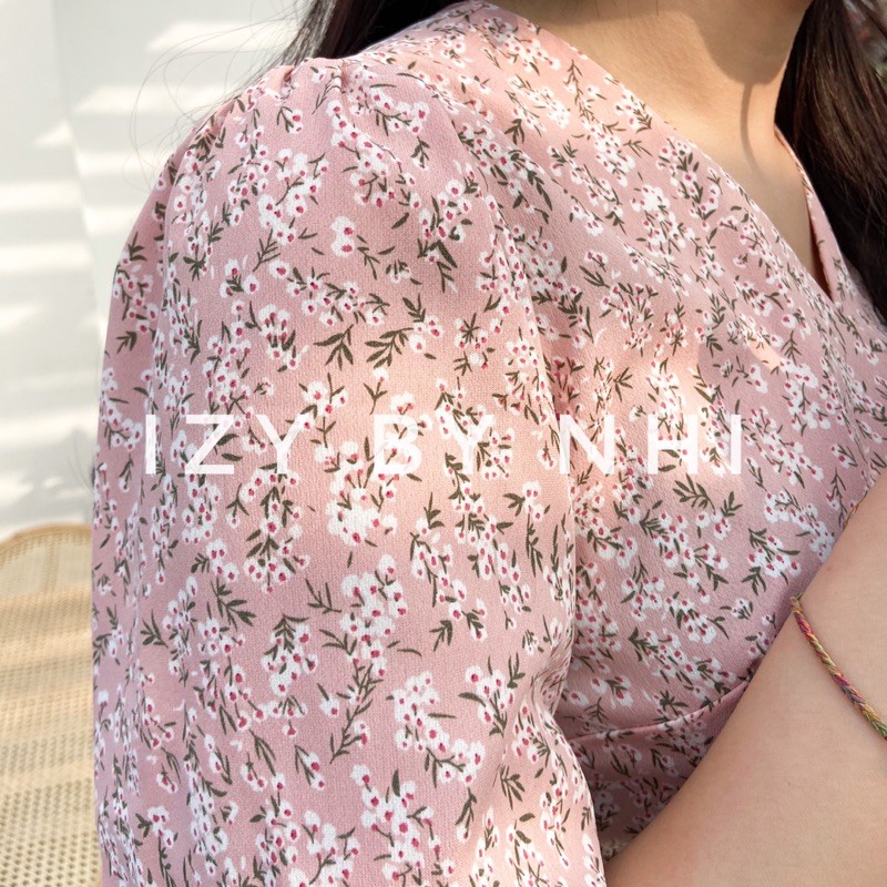 [Mã SKAMA06 giảm 8% tối đa 50K đơn 250K] ĐẦM VÁY HOA NHÍ HỒNG CỔ V - VÁY XUÂN - IZYBYNHI | BigBuy360 - bigbuy360.vn