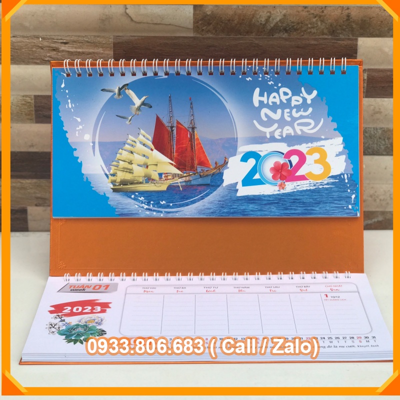 Lịch để bàn 2023 chữ M có dải note ghi chú ngày, tuần, đủ ngày âm dương [VPP Trí Nhân]