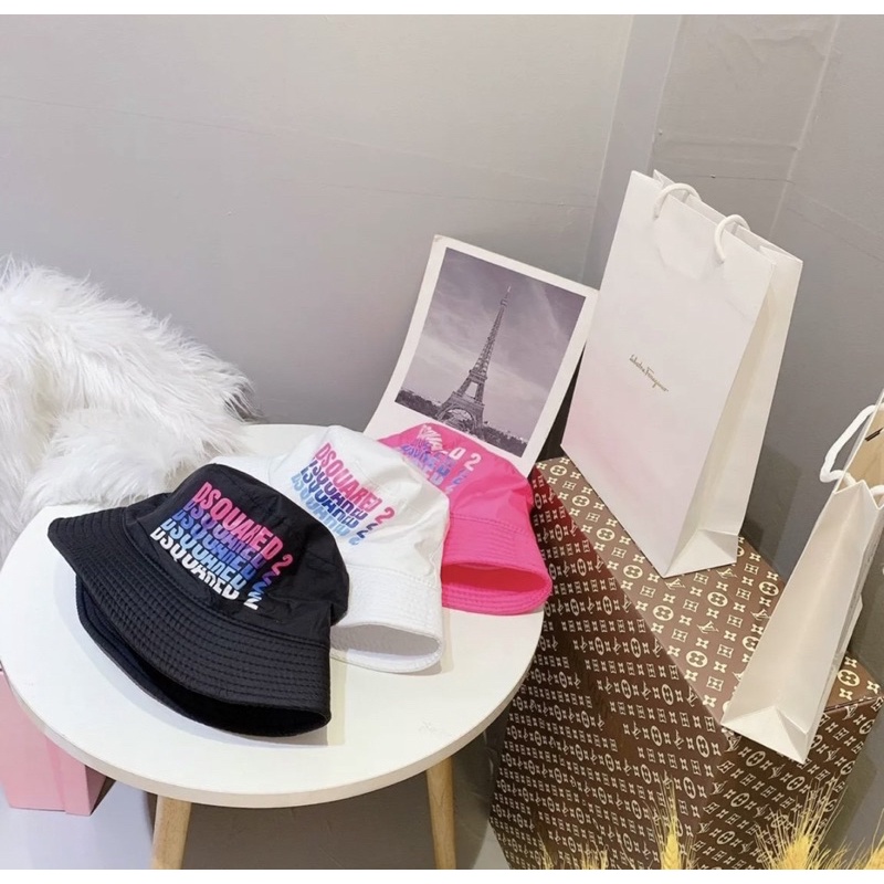 MŨ BUCKET TAI BÈO DSQUARED2 VẢI DÙ NĂNG ĐỘNG ĐẸP