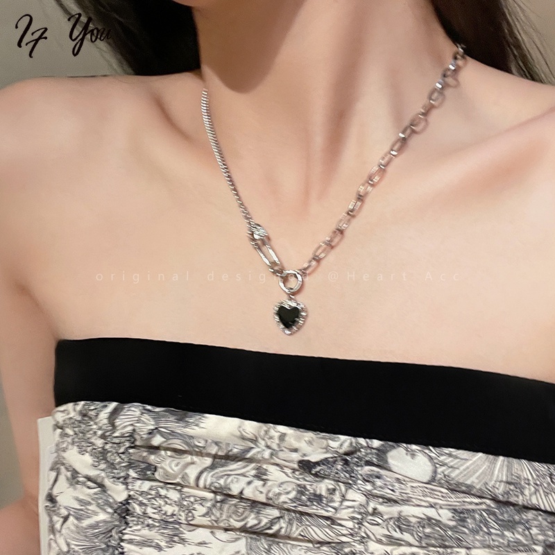 Vòng cổ AY mạ bạc 2K mặt trái tim đính đá pha lê đen thanh lịch