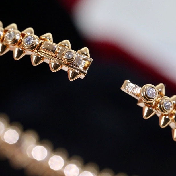 Cartier Seiko phiên bản vàng hồng V vàng viên đạn đinh tán giá cả phải chăng thời trang sang trọng p