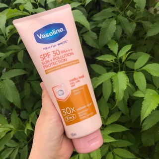 Serum dưỡng trắng và chống nắng Vaseline 30x