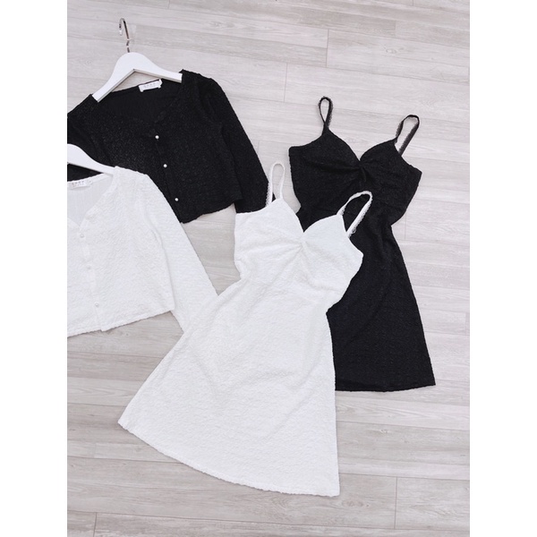 Set váy hai dây xốp xoắn ngực kèm áo cadigan cúc ngọc chanh xả