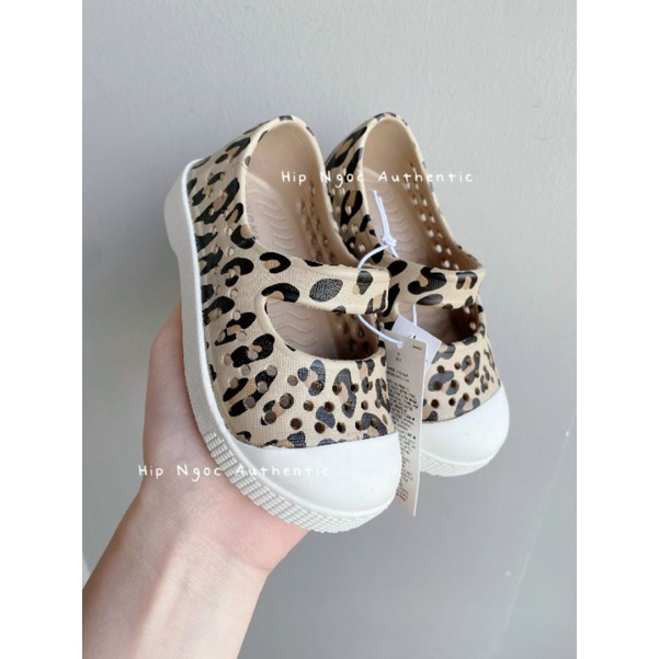 GIÀY NHỰA OLD NAVY MÀU DA BÁO AUTHENTIC