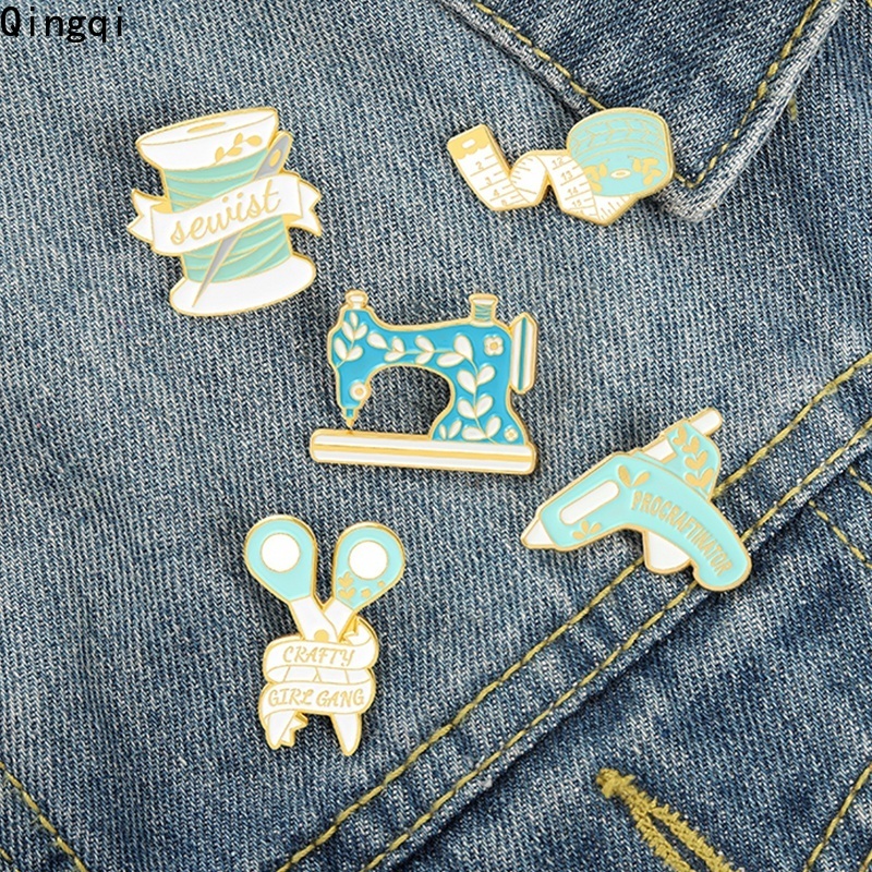 Ghim cài áo Miss Zoe chủ đề may mặc hoạt hình sáng tạo