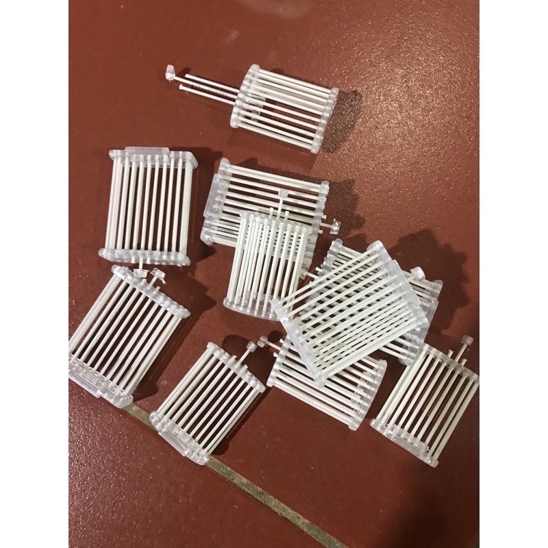 Rọ đựng dế cho chim khuyên, mào, choè chất liệu nhựa MEKA, Phụ kiện lồng chim giá rẻ