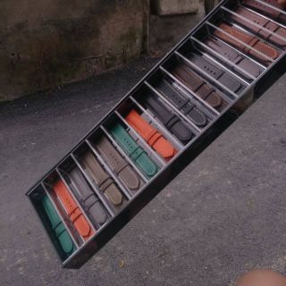 Hộp khay trưng bày dây đồng hồ