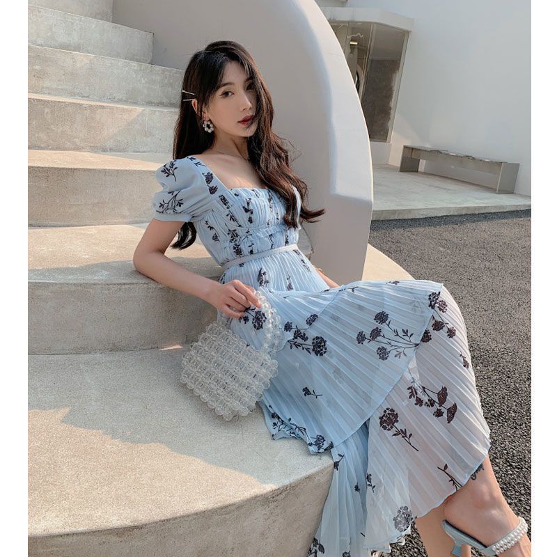 Đầm voan dập ly 3 tầng màu xanh hoạ tiết hoa hồng