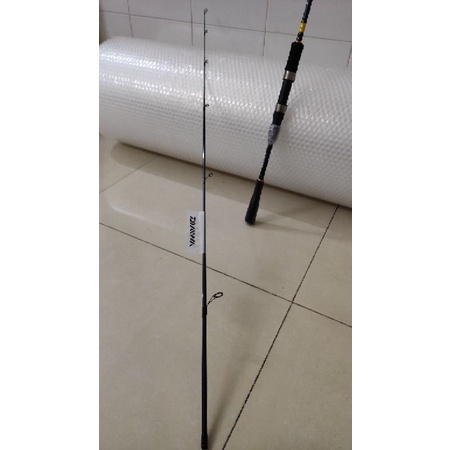Cần lure Daiwa Crossfire X 702MHS/662MS gắn máy đứng