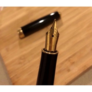 Bút máy Parker Sonnet Fountain Pen đen mạ vàng, Ngòi 18K 0,5mm