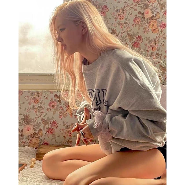 [BLACKPINK Rosé] Áo sweater xám Gone MV