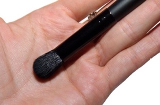 CỌ ELF FLAWLESS CONCEALER BRUSH (che khuyết điểm)