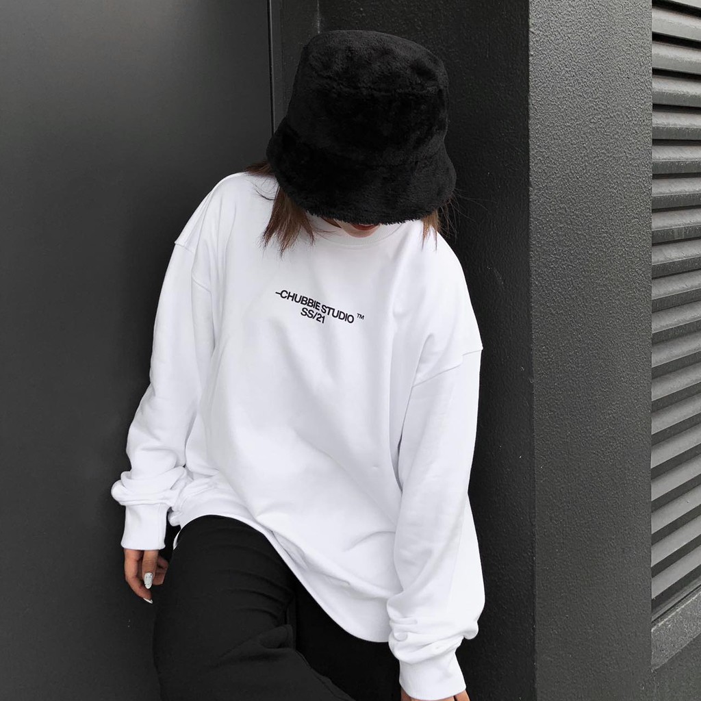 [Mã WASKT250K hoàn 15% tối đa 30k xu đơn 50K] CHUBBIE Studio Sweater - Áo Nỉ CHUBBIE Studio | BigBuy360 - bigbuy360.vn