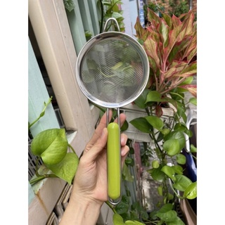 Rây lọc inox cán xanh 12cm để lọc cháo/ thức ăn cho bé