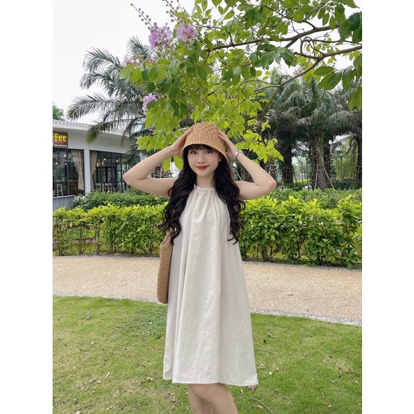 Váy yếm nơ vai