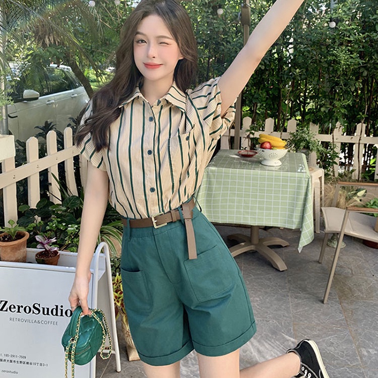 IELGY   Bộ Áo Sơ Mi Kẻ Sọc Phối Quần Short Có Túi Phong Cách retro Cho Nữ