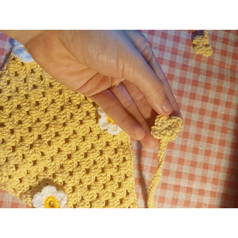 Khăn bandana đính hoa