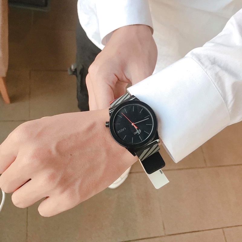 Đồng hồ unisex LACOSTE size 39mm dây silicone đen - Hàng nhập Mỹ Authentic 100%