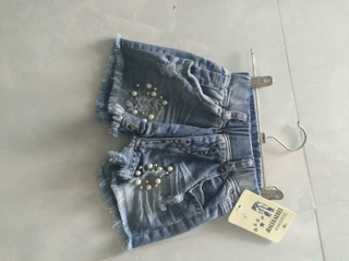 Quần jeans bé gái