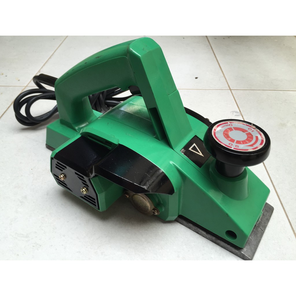 Máy bào gỗ Hitachi 460w lưỡi 82mm hàng nội địa nhật điện 100V