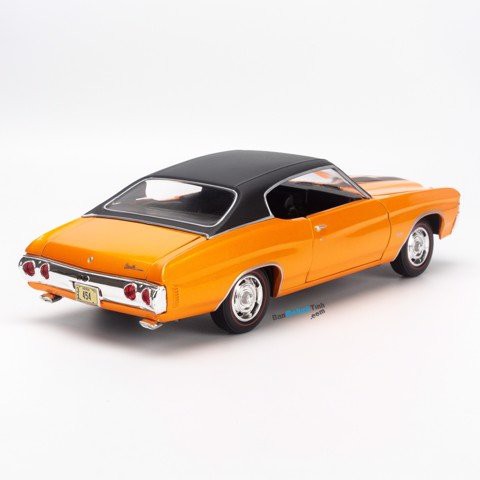 Mô hình xe cổ Chevrolet 1:18 Maisto