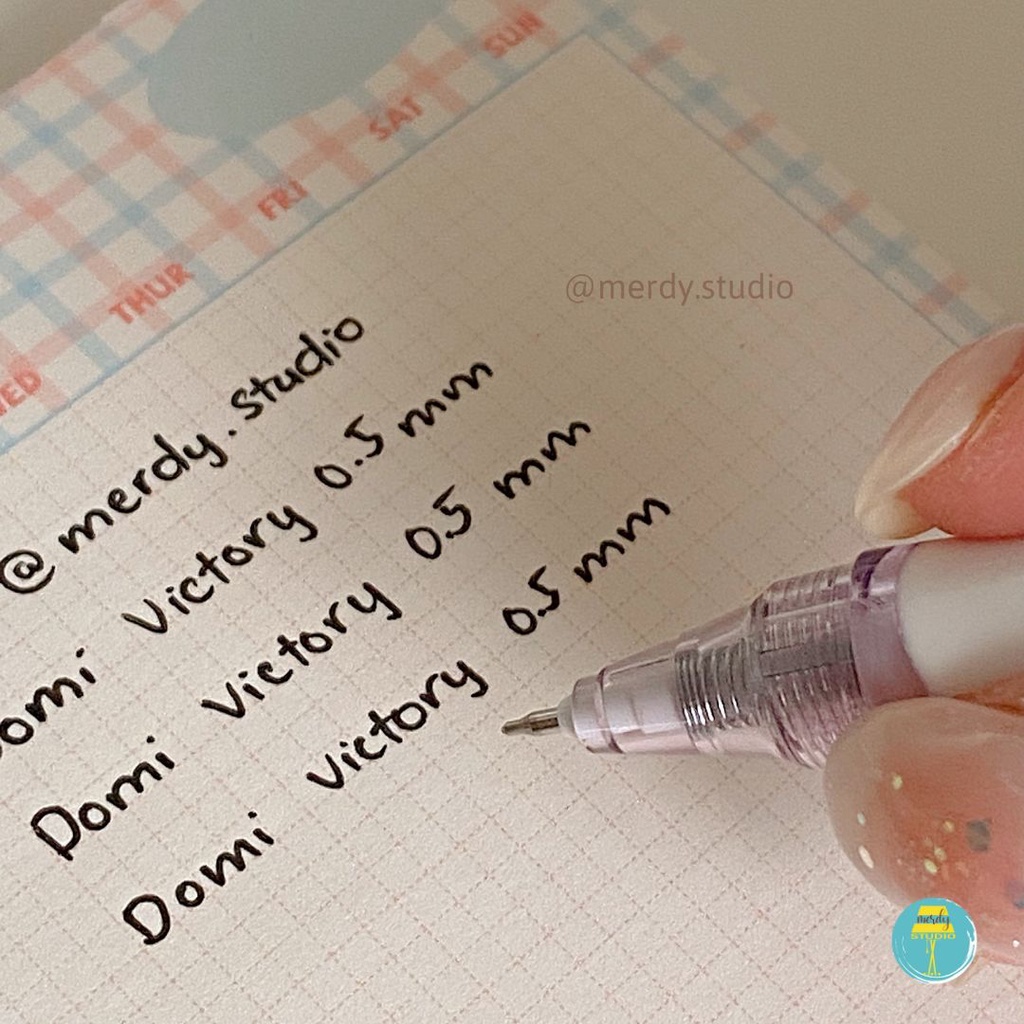 Bút bấm DOMI Victory vỏ pastel mực đen, ngòi 0.5mm