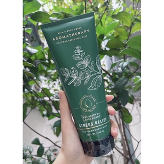Kem tắm dưỡng ẩm thư giãn Stress Relief Eucalyptus & Spearmint BBW Bath & Body Works 296ml.