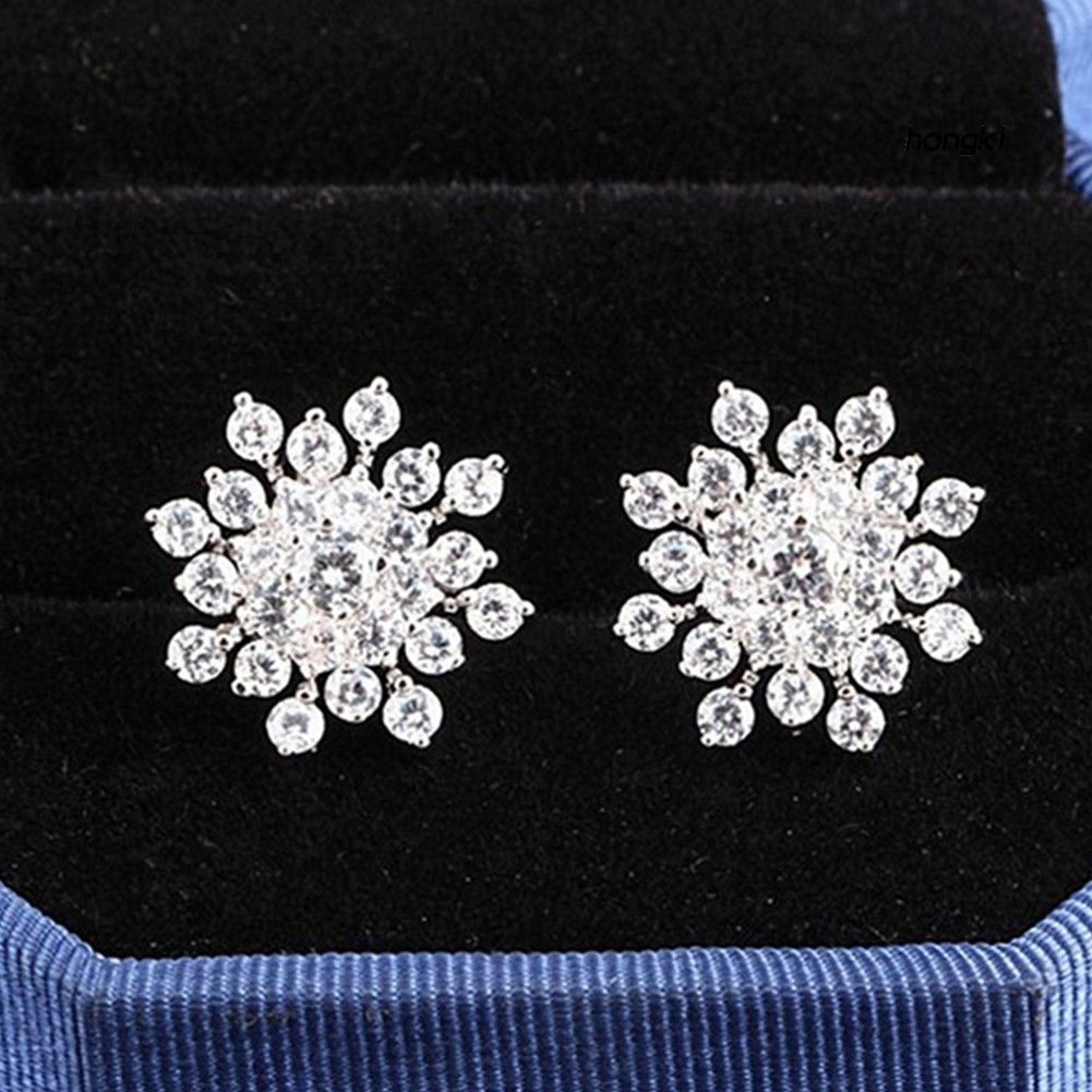 Đôi Bông Tai Hình Hoa Tuyết Đính Đá Thời Trang Cho Nữ