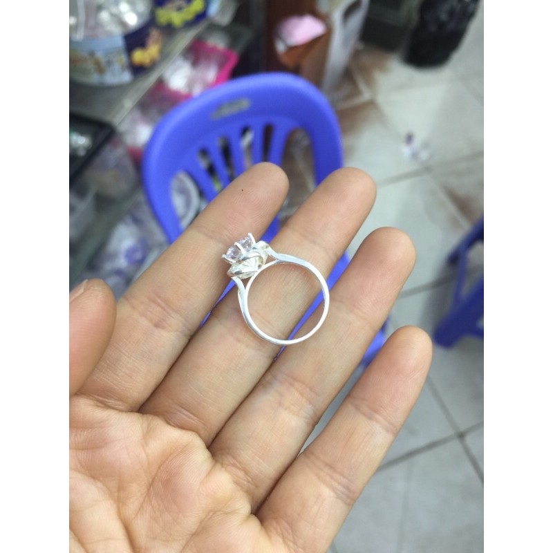 Nhẫn hoa mai hồng viên chủ 6 li cánh đính đá nhỏ bạc thật dày dặn