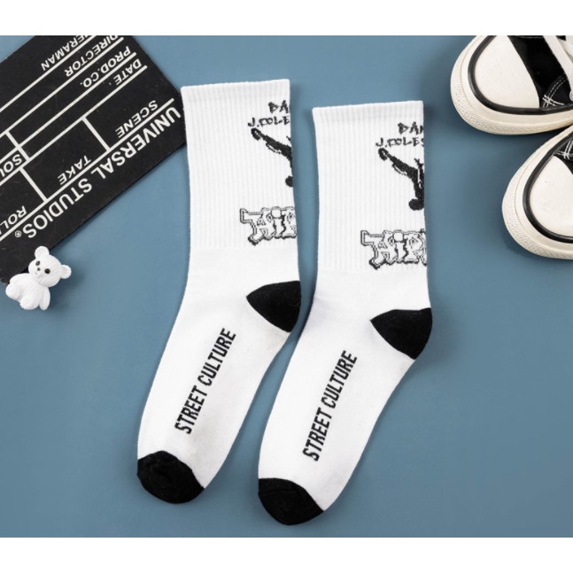 Vớ thể thao cao cổ Nam Nữ phong cách trẻ trung, cá tính, năng động.