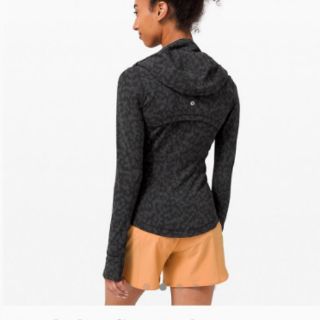 Áo khoác lululemon