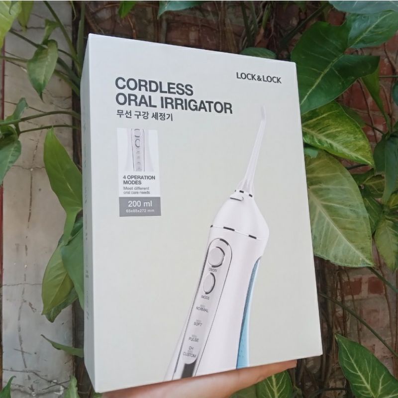 Máy tăm nước không dây Lock&Lock Crdless Oral Irrigator 200ml-Màu xanh- ENR156BLU