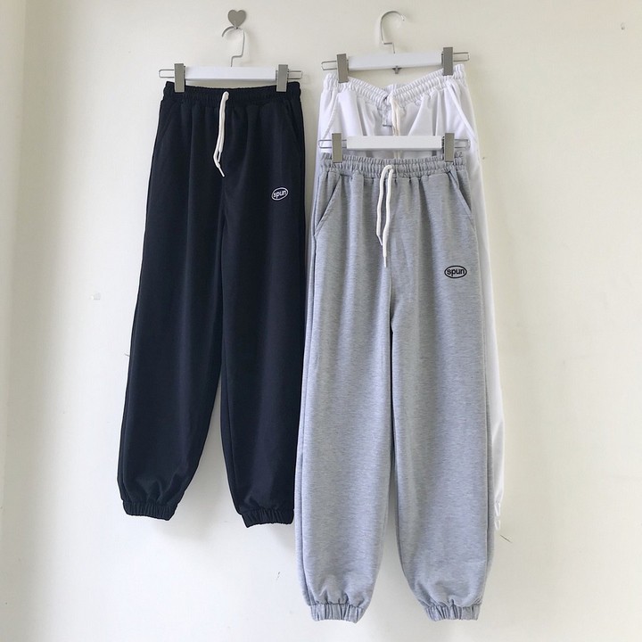 Set áo croptop tay dài và quần jogger thể thao Spun