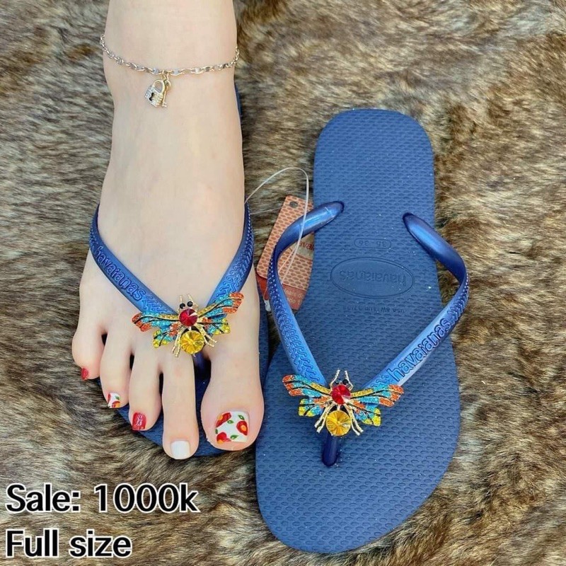 Charm ong 2 màu gắn dép havaianas