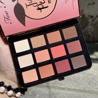 BẢNG PHẤN MẮT TOOFACED JUST PEACHY MATTES.
