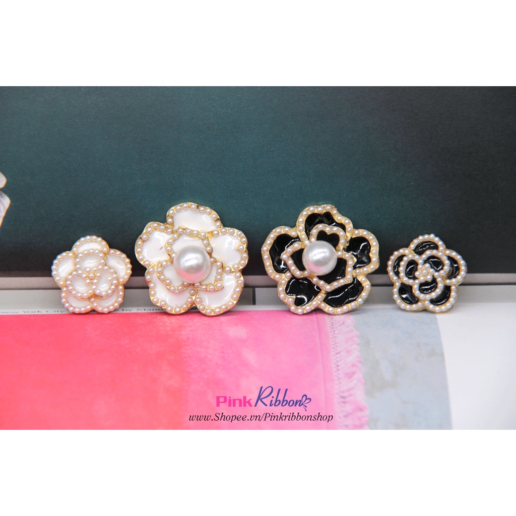 Charm hoa Ch@N€L đính trai nhí cỡ 3cm và 2cm