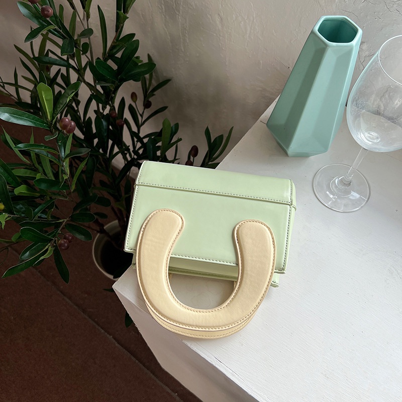 IELGY Cute and fashionable hand-held one-shoulder messenger bag