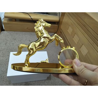 ngựa vàng nước hoa để taplo