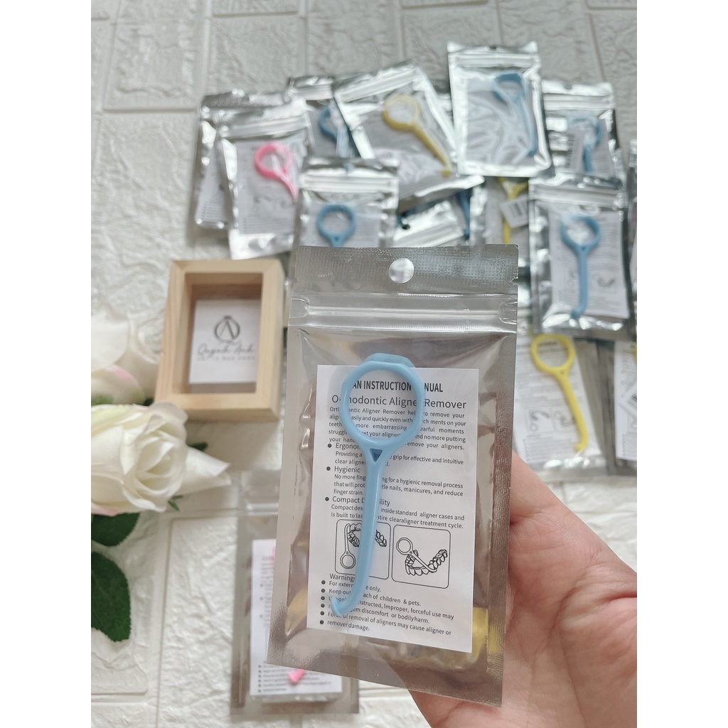 Móc khay trong suốt, Móc khay Invisalign, Dụng cụ tháo máng niềng răng