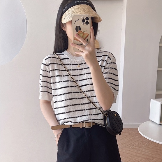 【ZHELIHANGFEI】 / Áo Thun Dệt Kim Tay Ngắn Dáng Rộng Họa Tiết Kẻ Sọc Ba Chiều