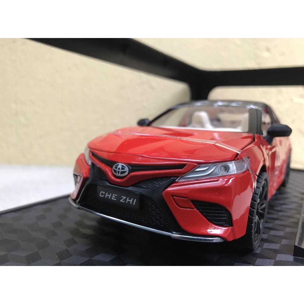 Mô hình xe ô tô TOYOTA CAMRY 2021 1:24